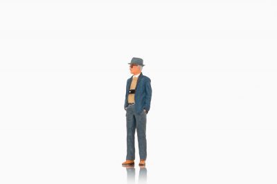 Spectator 1:18 Figure