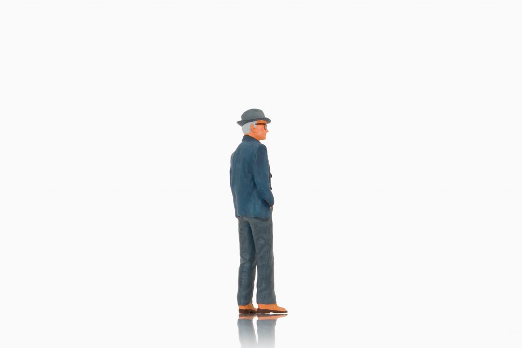 Spectator 1:18 Figure