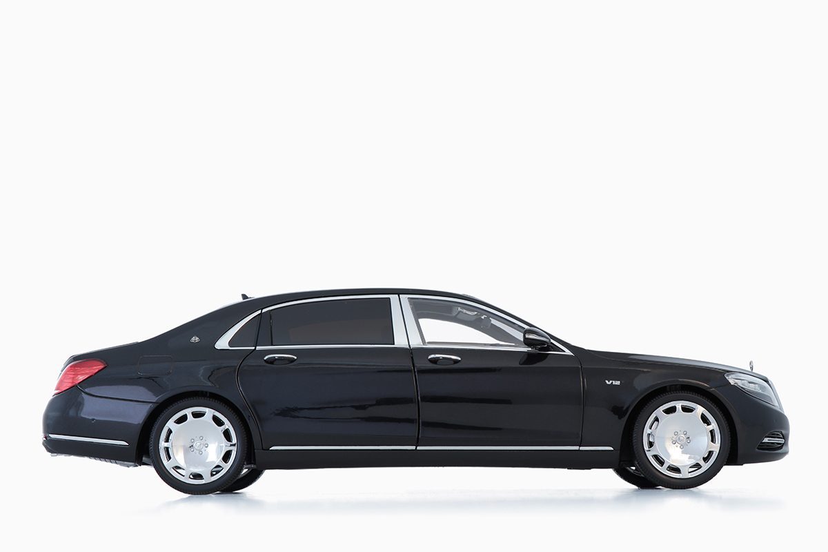 Mercedes - Maybach S-Class 2016 Obsidian Black 1:18 by Almost Real