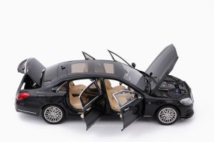Brabus 900 Mercedes Maybach S-Class Black 1:18 by Almost Real