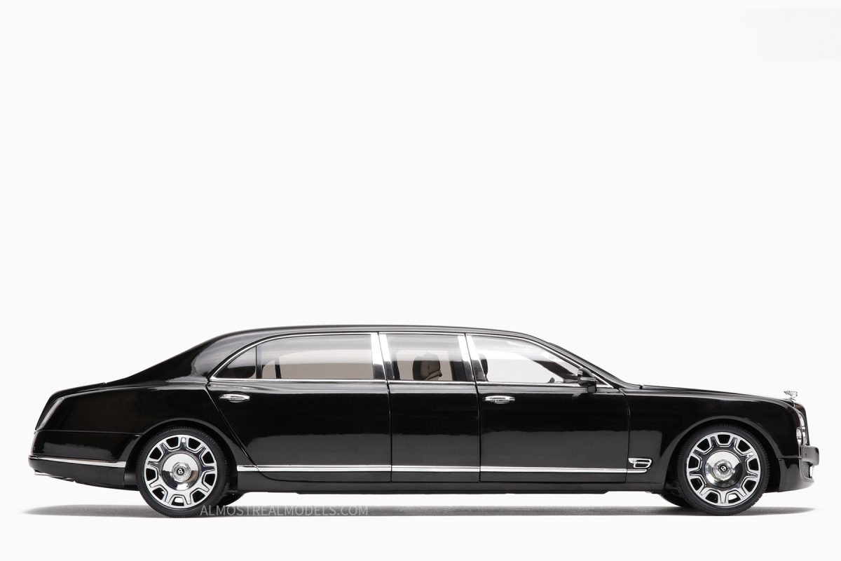 Bentley Mulsanne Grand Limousine by Mulliner Black 1:18 by Almost Real