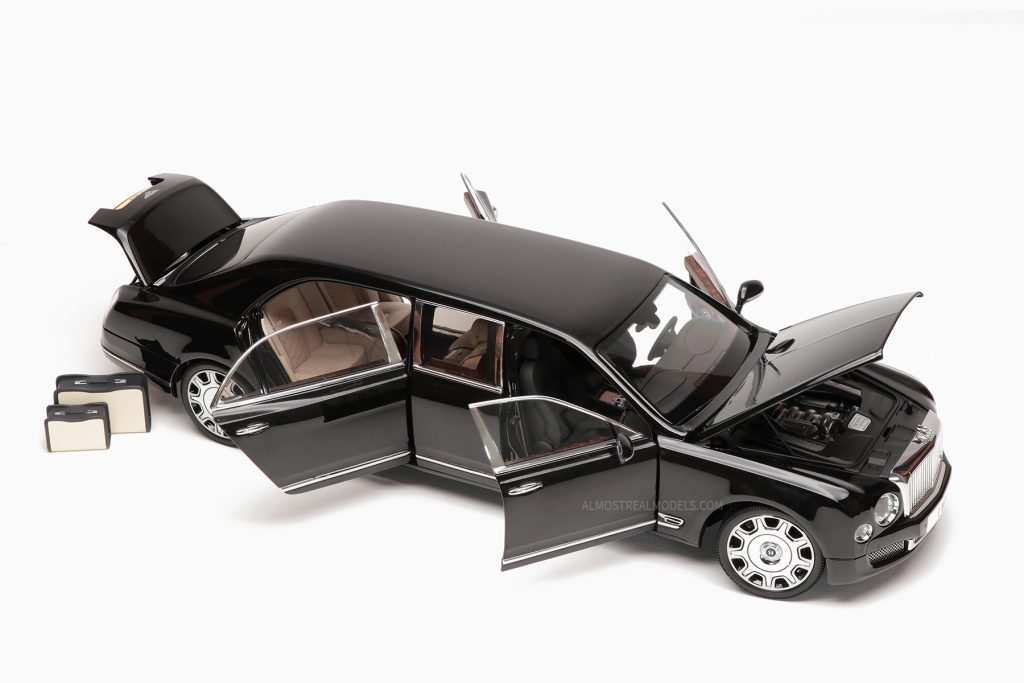 Bentley Mulsanne Grand Limousine by Mulliner Black 1:18 by Almost Real