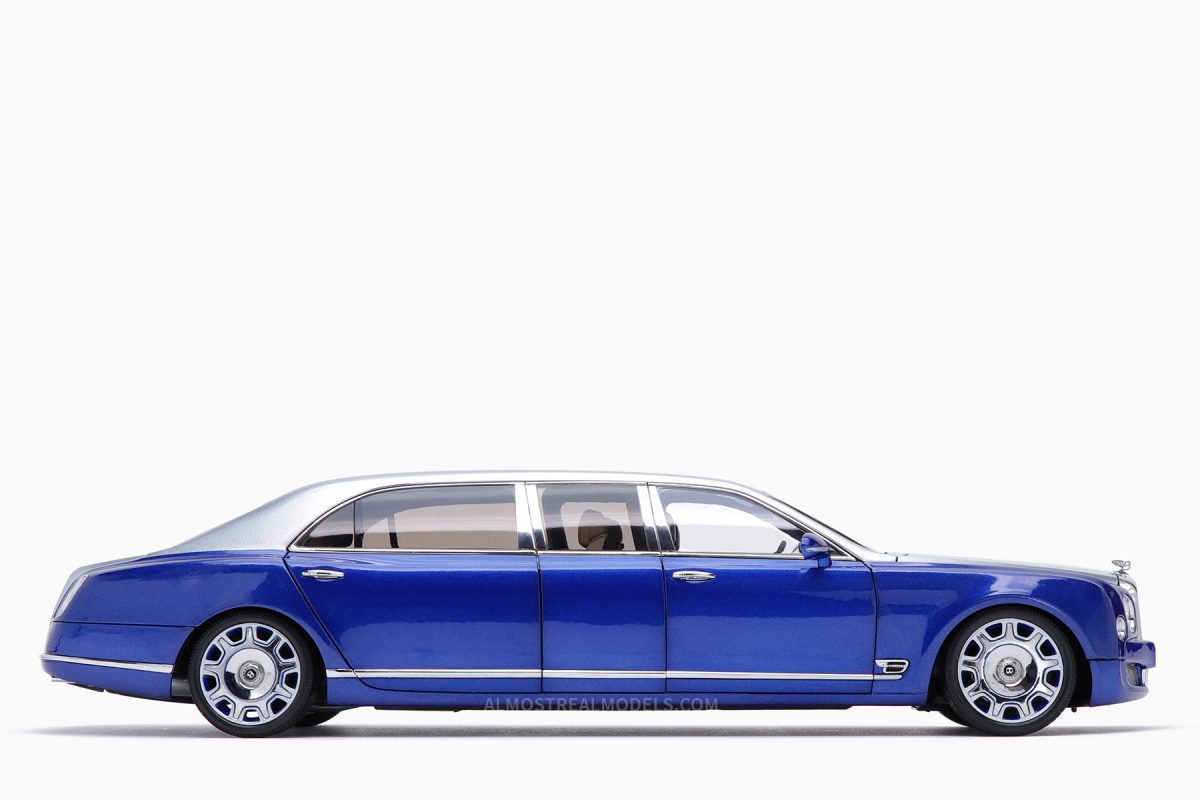bentley-mulsanne-limousine-blue-silver-3w
