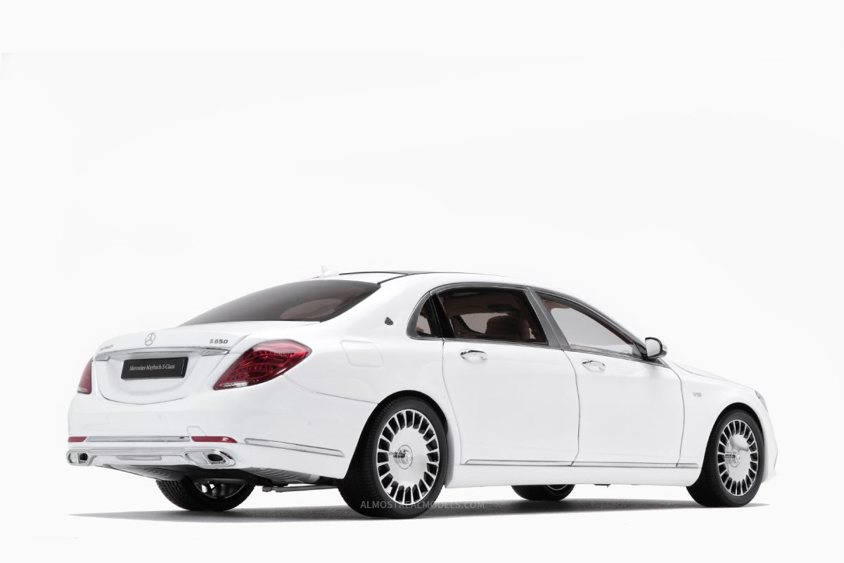Mercedes – Maybach S-Class 2019 Diamond White 1:18 by Almost Real