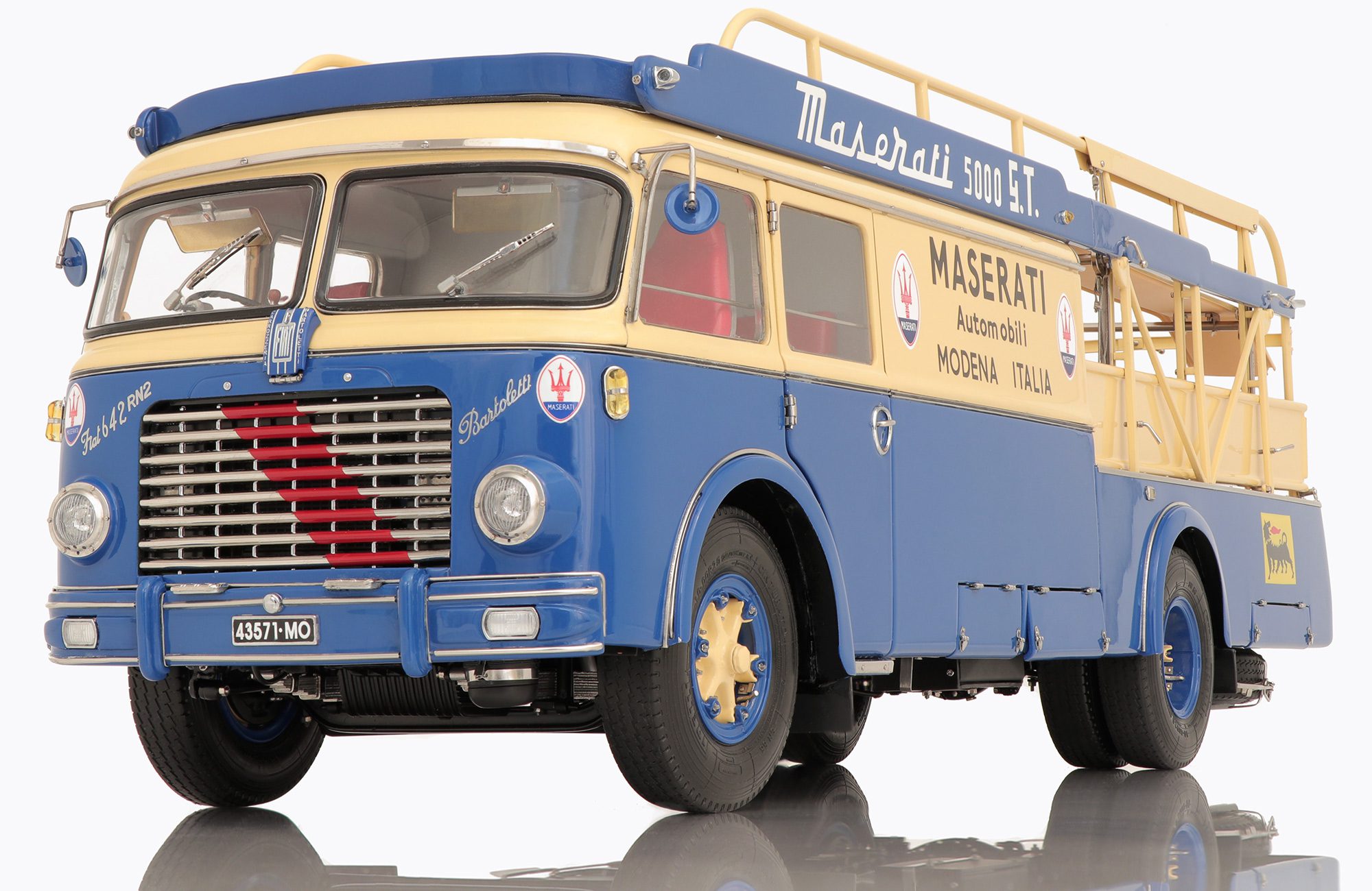 Maserati Transporter Fiat 642 RN2 Bartoletti 1957 CMC 1:18