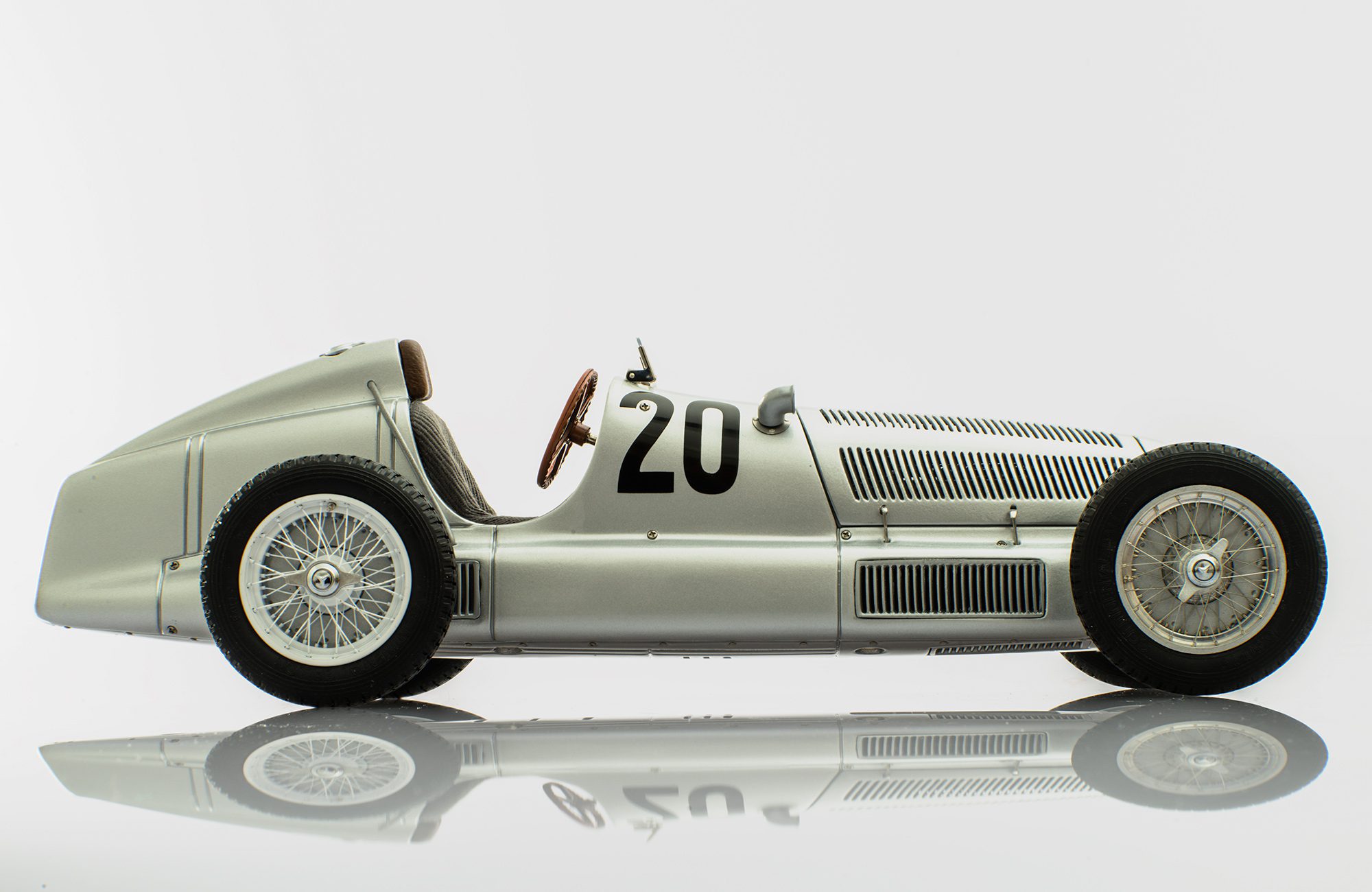 Mercedes-Benz W25 Brauchitsch #20 1934 CMC 1:18 3