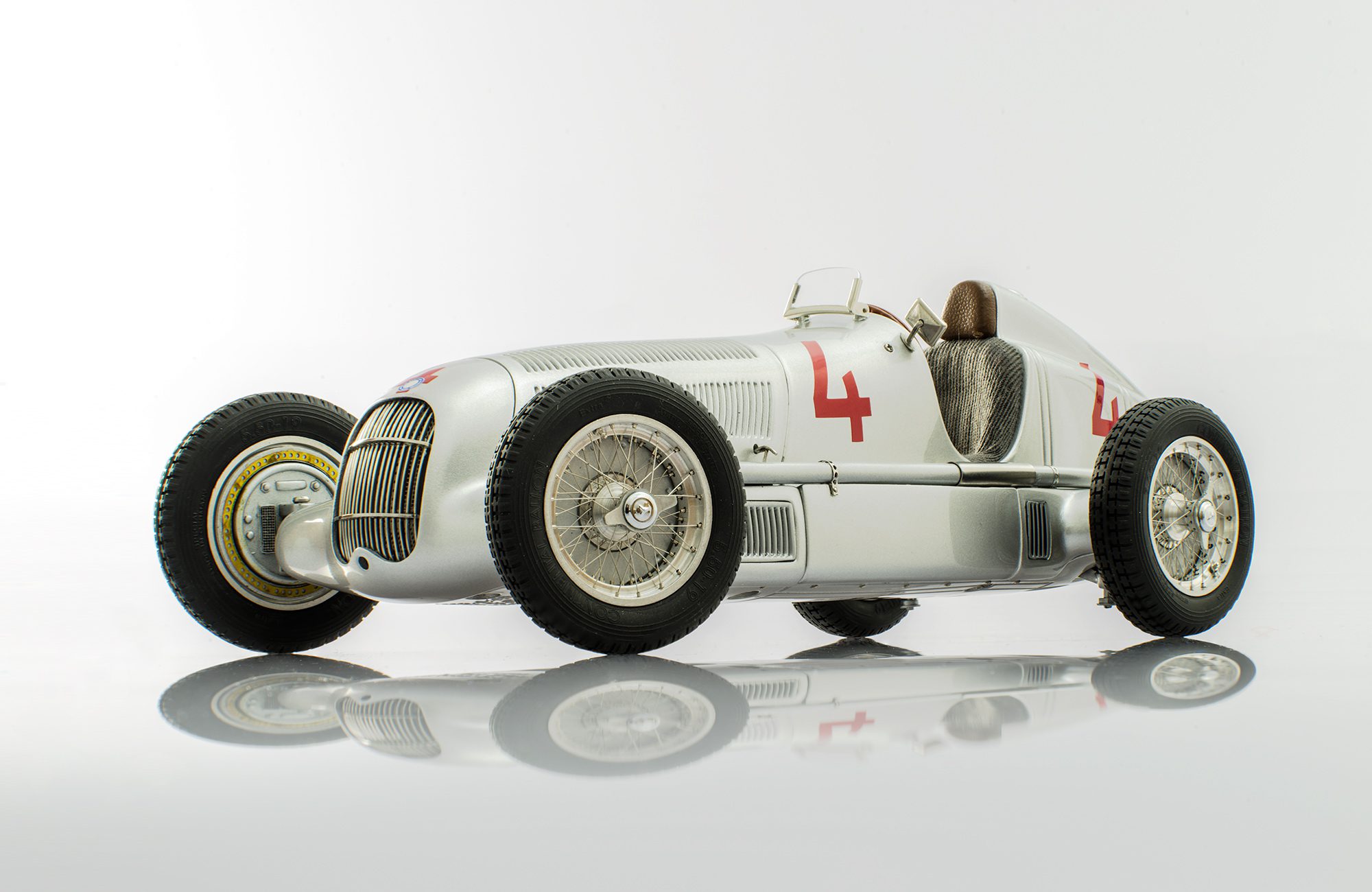 Mercedes-Benz W25, Fagioli #4, 1935 1:18 by CMC