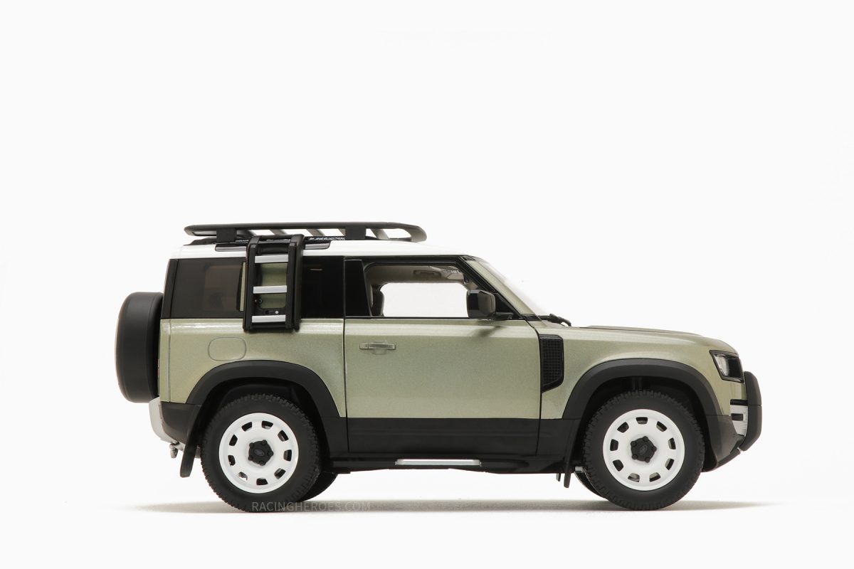 Land Rover Defender 90 2020 Pangea Green by 1:18 Almost Real