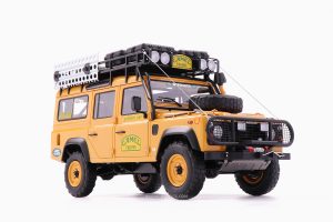Land Rover Defender 110 "Camel Trophy" Sabah-Malaysia - 1993 1:18 by Almost Real