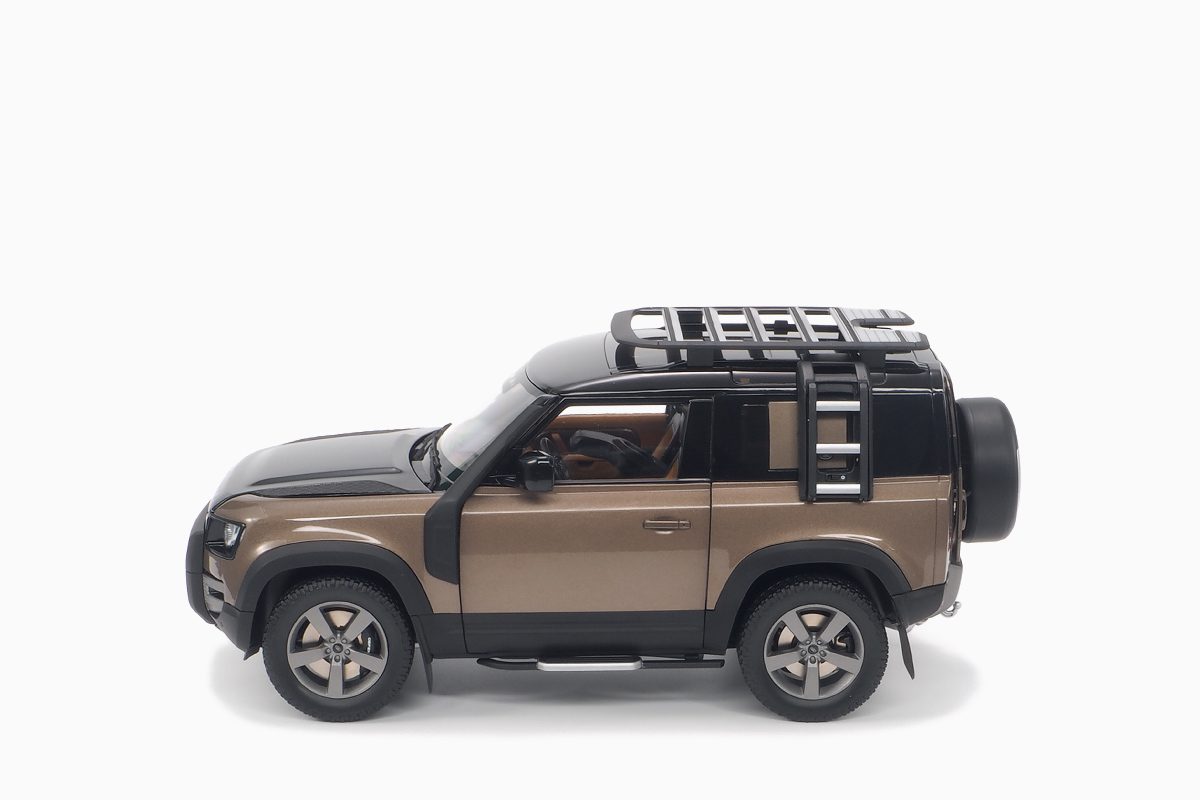 Land Rover Defender 90 2020 Gondwana Stone 1:18 by Almost Real