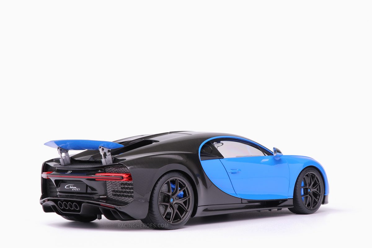 bugatti-chiron-blue-autoart-2w