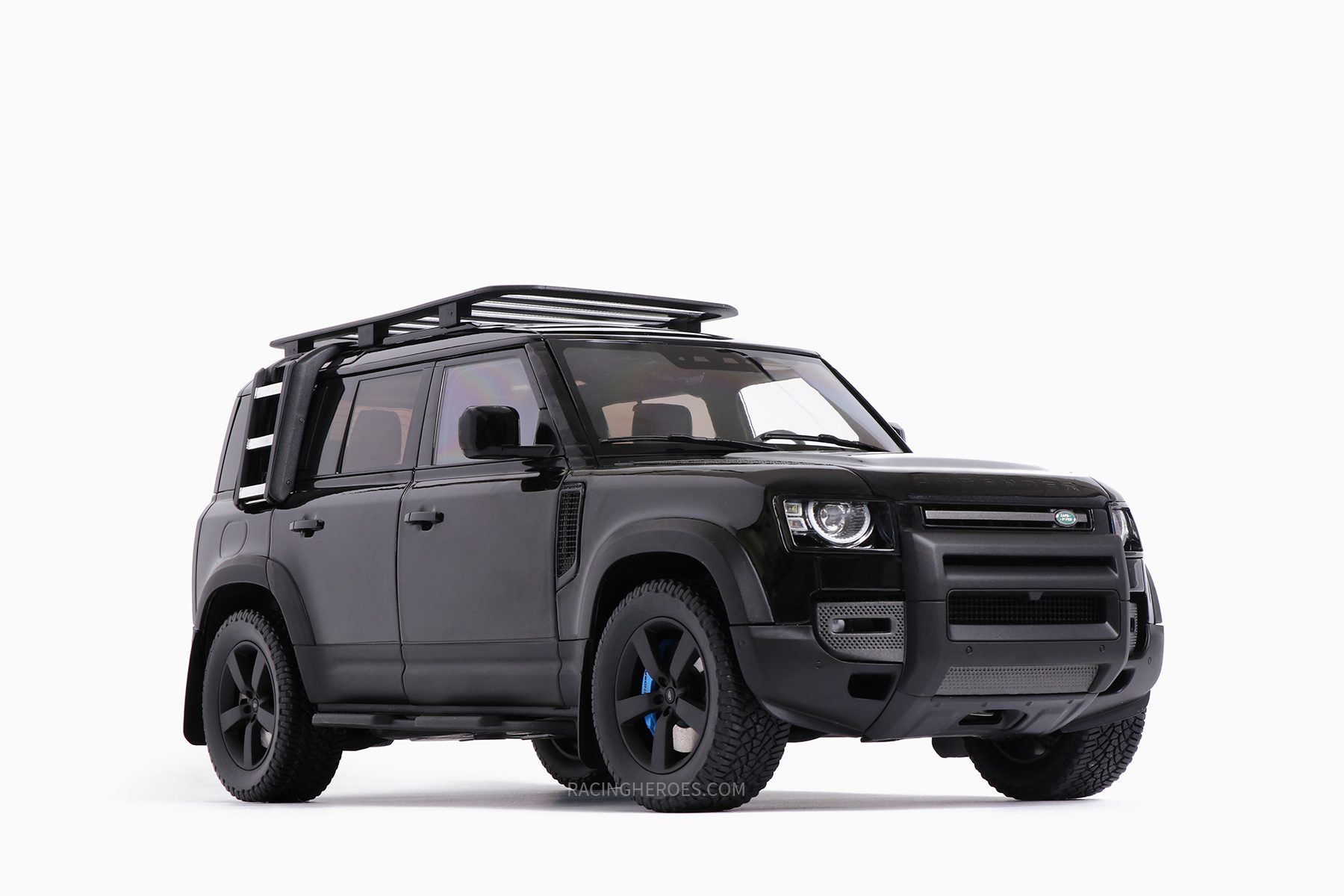 land-rover-defender-110-black-almost-real-1w