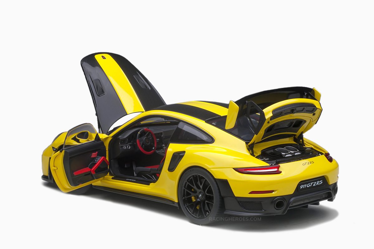 Porsche 911 (991.2) GT2 RS Weissach Yellow 1:18 by AutoArt