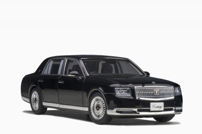Toyota Century Special Edition with Curtain Black 1:18 by AutoArt