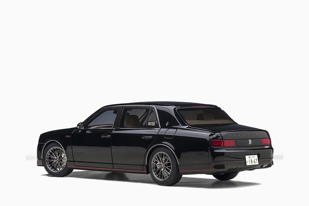Toyota Century Grmn, Black 1:18 by AutoArt