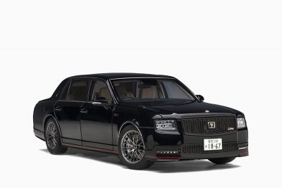 Toyota Century Grmn, Black 1:18 by AutoArt