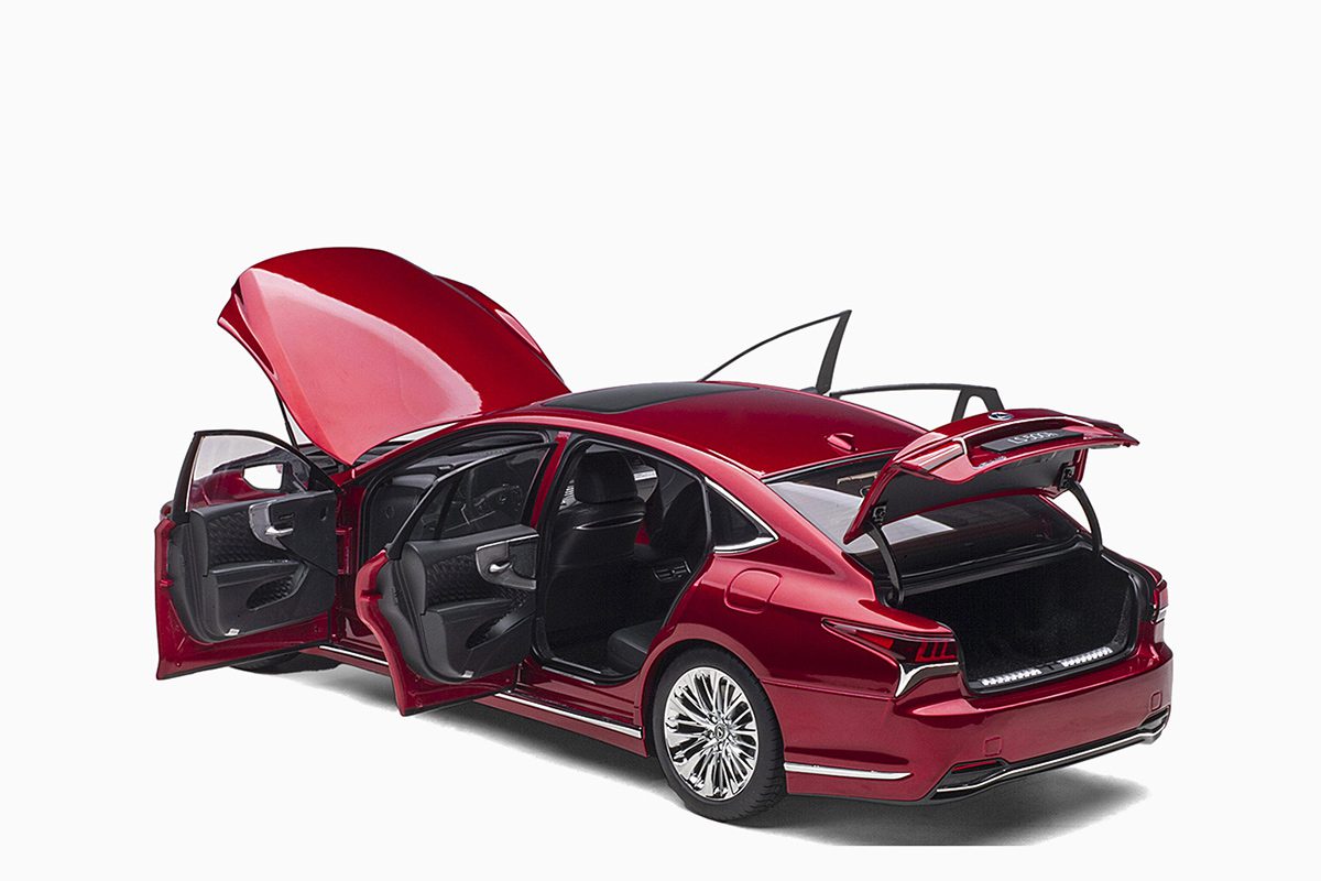 Lexus LS500h, Morello Red Metallic/Black Interior 1:18 by AutoArt