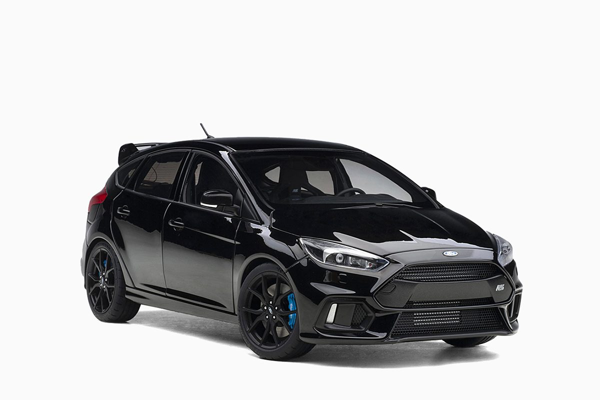 Ford Focus RS 2016, Shadow Black 1:18 by AutoArt