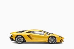 Lamborghini Aventador S, New Giallo Orion/Metallic Yellow 1:18 by AutoArt