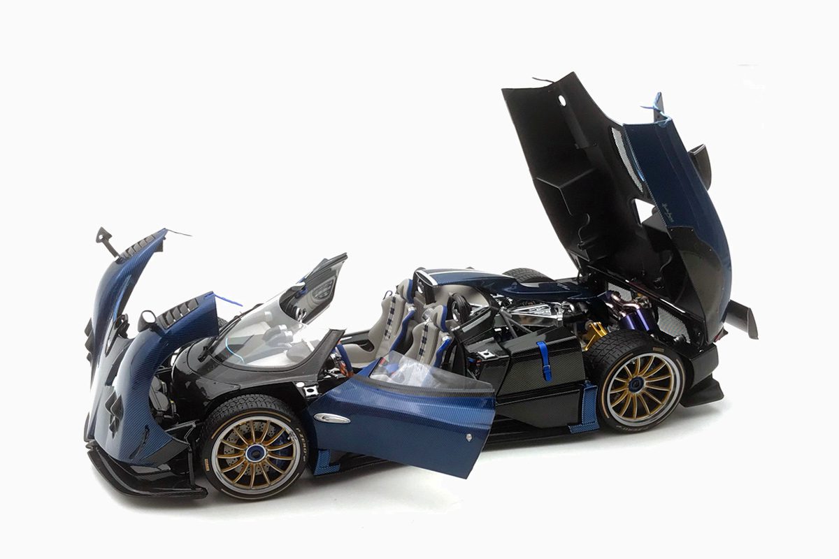 lcd-models-pagani-zonda LCD Diecast Model openings