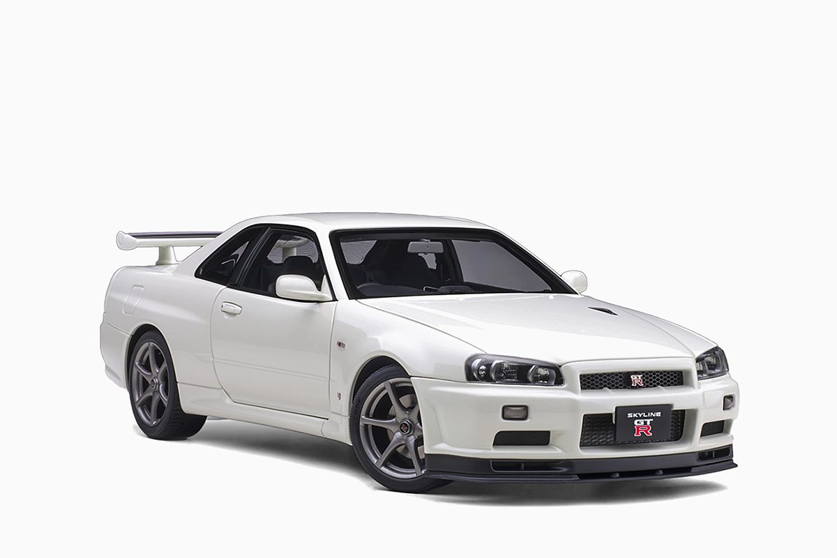 AUTOart 1/18 Scale Model Car - Nissan Skyline GT-R (R34) V-Spec II RHD White Pearl