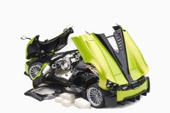 Pagani Huayra Roadster, Verde Firenze/Pearl Green 1:18 by AutoArt