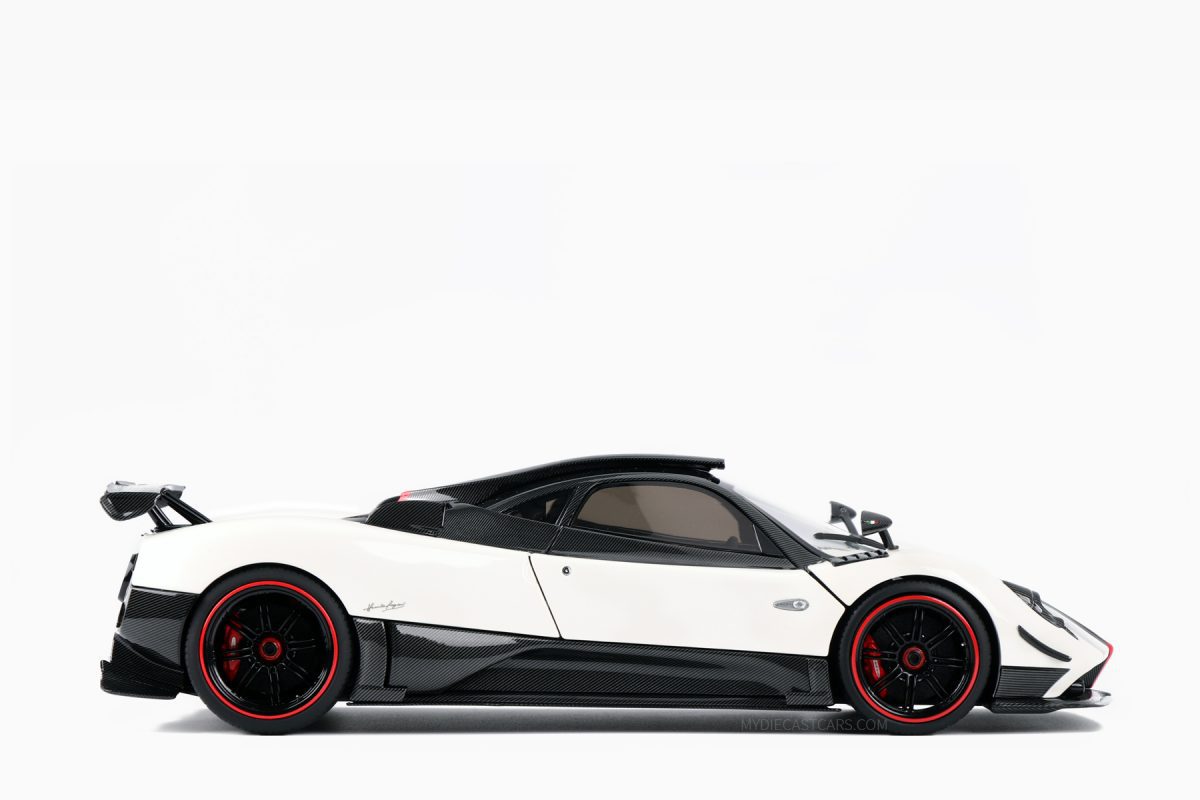 Pagani Zonda Cinque Coupe 2009 1:18 by Almost Real