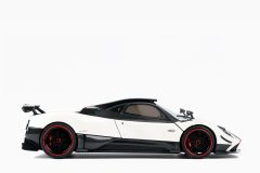 Pagani Zonda Cinque Coupe 2009 1:18 by Almost Real