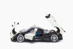 Pagani Zonda F Bianco Fabriano White 1:18 by Almost Real