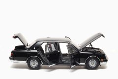 Toyota Century 1997 Black 1:18 by Almost Real