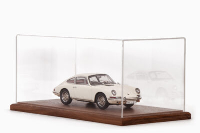 Display case 1/18 Walnut base