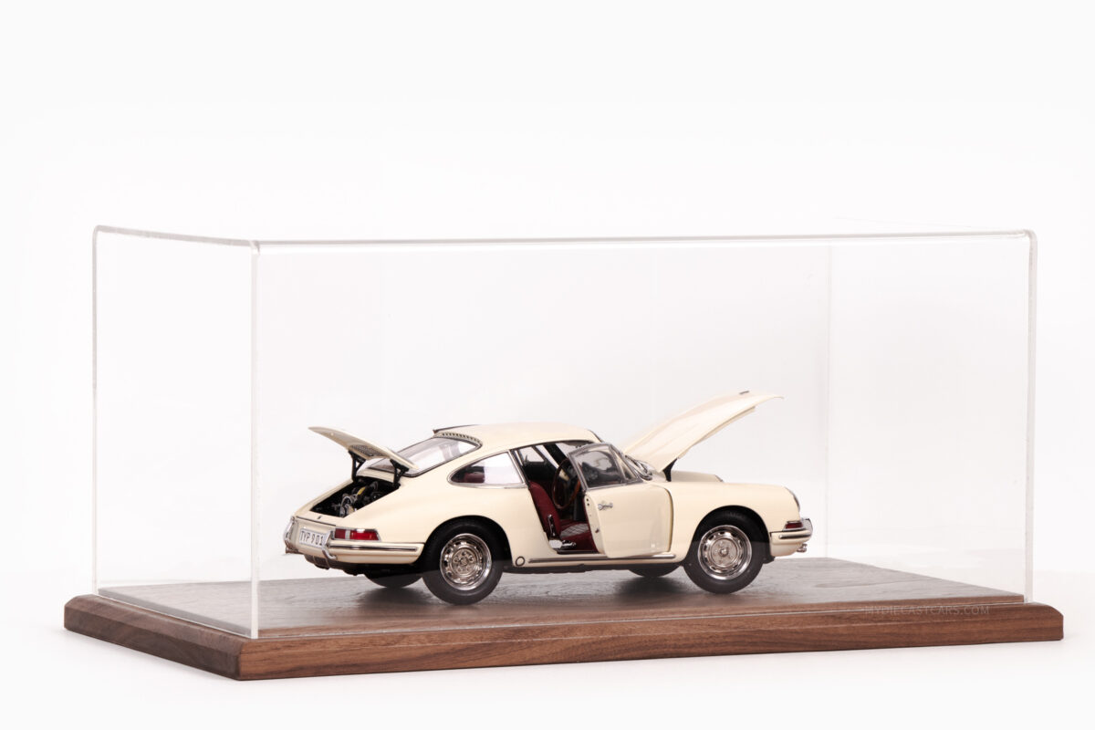 Display case 1/18 Walnut base