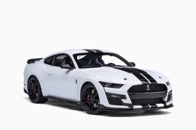 Ford Mustang Shelby GT500, Oxford White 1:18 by AUTOart