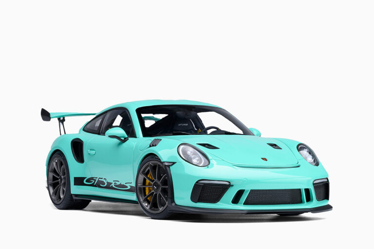 Porsche Diecast Cars by Autoart in Scale 1:18 | MyDiecastCars