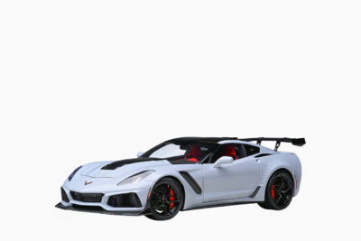 Chevrolet Corvette C7 ZR1 Ceramic Matrix 2019, Gray Metallic with Carbon Top 1:18 by AUTOart