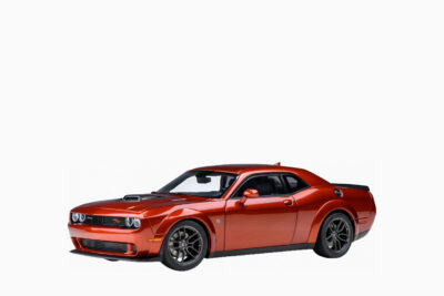 Dodge Challenger R/T Scat Pack Widebody Sinamon Stick 2022, Orange 1:18 by AUTOart
