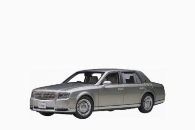 Toyota Century with Curtains RHD (Right Hand Drive), Silver Special Edition 1:18 by AUTOart
