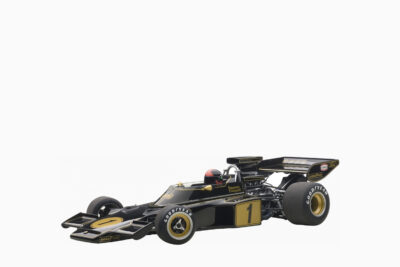Lotus 72E 1973 Emerson Fittipaldi #1 with Driver Figure in Cockpit 1:18 by AUTOart