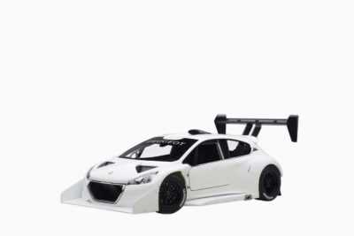 Peugeot 208 T16 Pikes Peak Race Car Plain 2013, White Version 1:18 by AUTOart