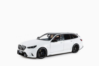 BMW M5 Touring Alpine 2025, White with Black Top 1:18 by Solido