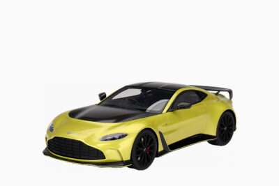 Aston Martin V12 Vantage RHD (Right Hand Drive) Cosmopolitan 2022, Yellow with Black Hood and Top 1:18 by Top Speed