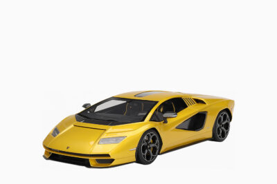 Lamborghini Countach LPI 800-4 New Giallo Orion, Gold Metallic 1:18 by Top Speed