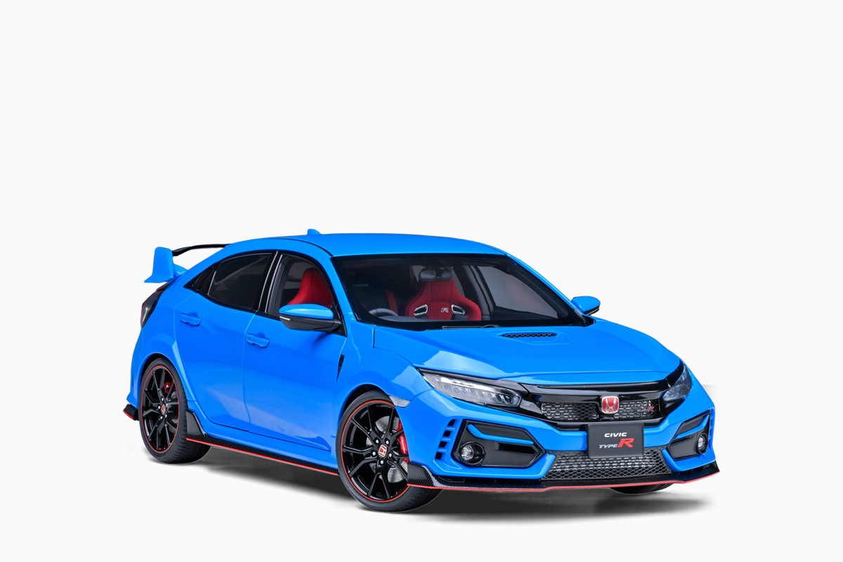 AUTOart 1/18 Honda Civic Type R (FK8) 2021 in Racing Blue Pearl, front three-quarter view