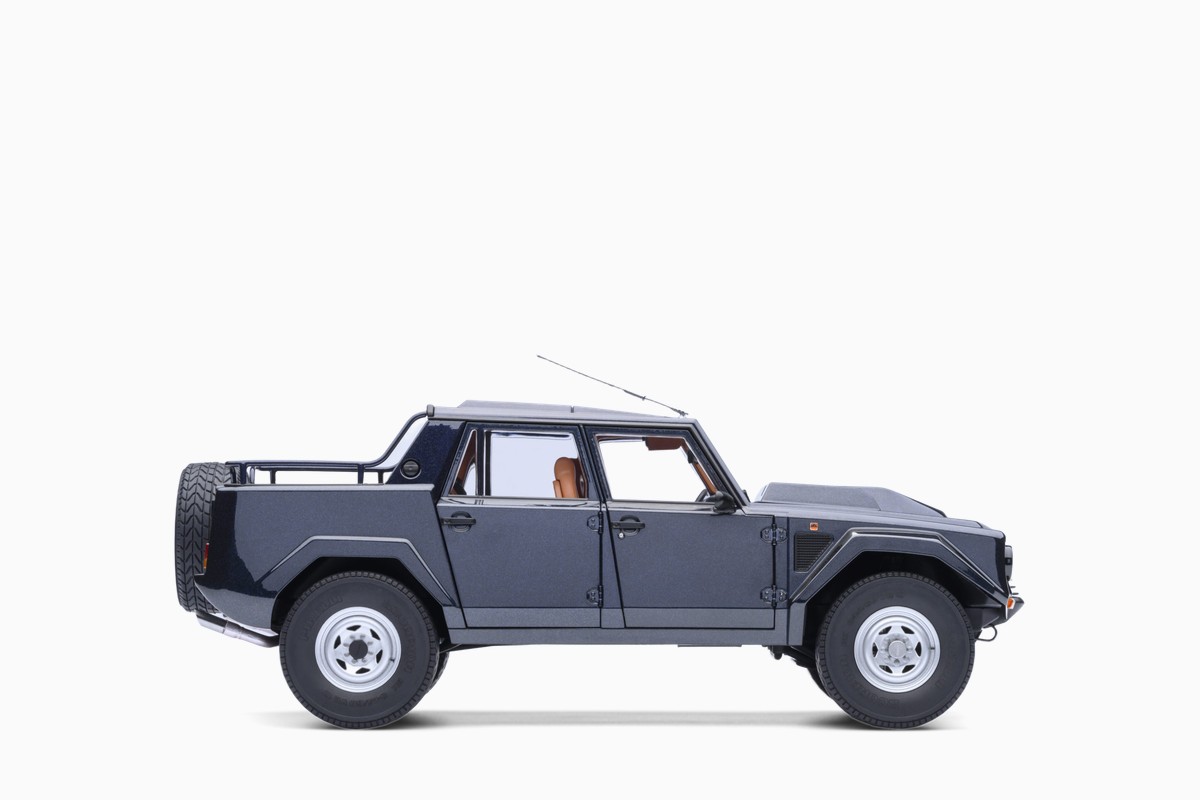 AUTOart 1/18 Lamborghini LM002 in Blu Acapulco Metallic/Metallic Blue, side profile view
