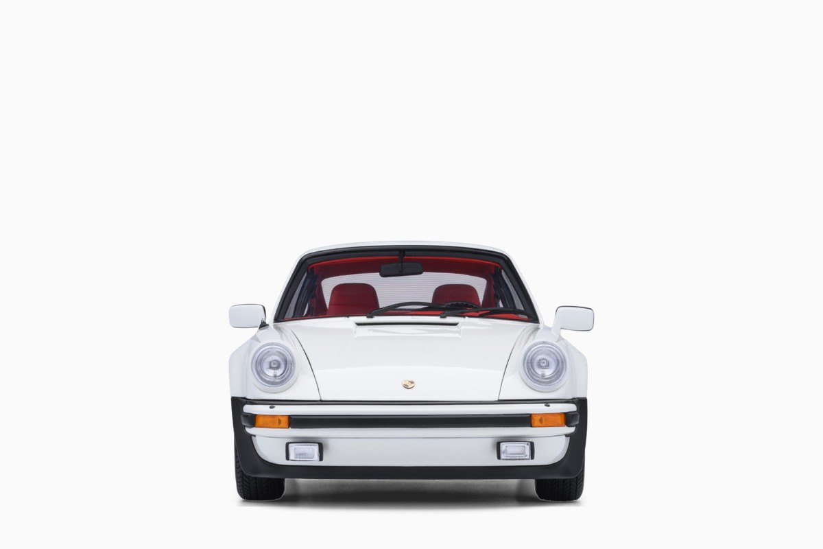 AUTOart 1/18 Porsche 911 (930) Turbo 3.0 in Grand Prix White w/Turbo Stripes, front view