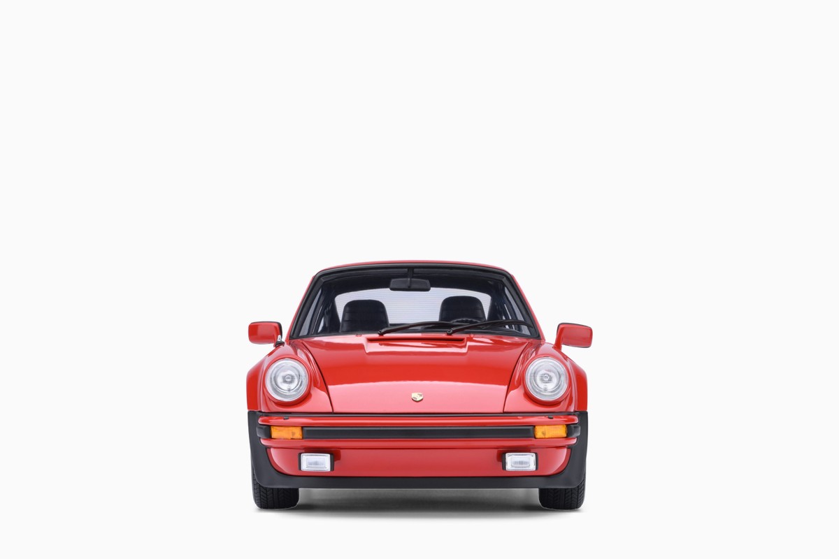 AUTOart 1/18 Porsche 911 (930) Turbo 3.0 in Guards Red, front view